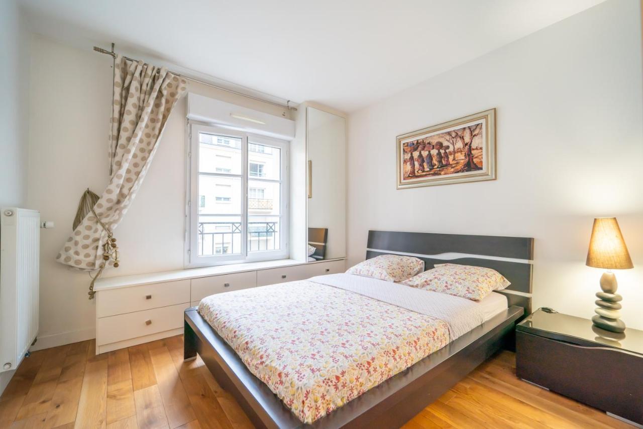 Havre De Paix - Appt Avec Terrasse Apartment Courbevoie Bagian luar foto