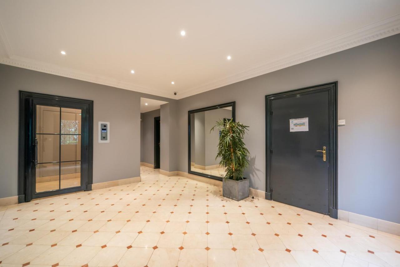 Havre De Paix - Appt Avec Terrasse Apartment Courbevoie Bagian luar foto