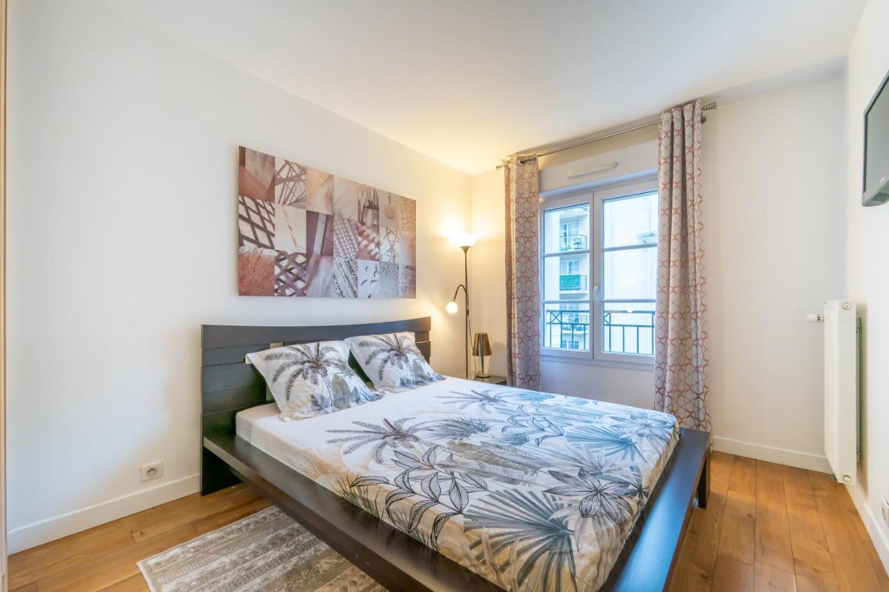 Havre De Paix - Appt Avec Terrasse Apartment Courbevoie Bagian luar foto